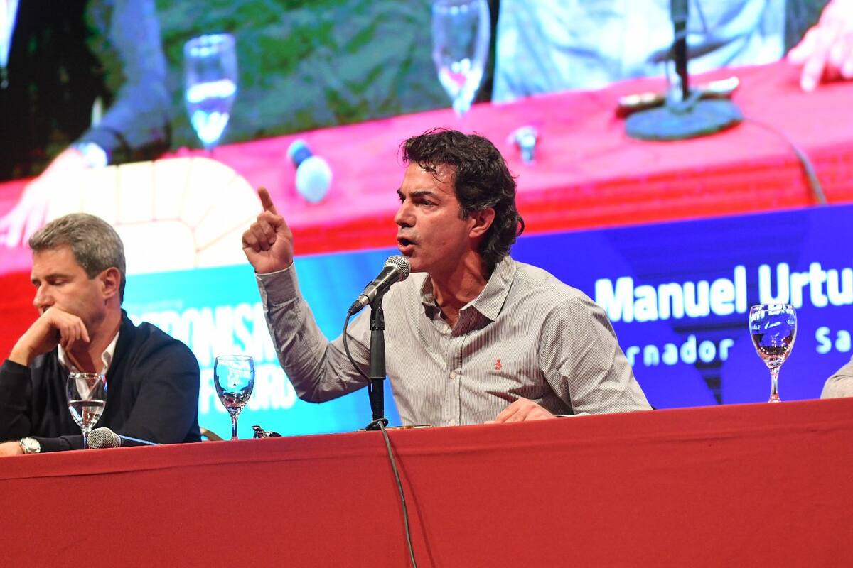 Urtubey, el sábado 21 de mayo, al dar un discurso en un acto del PJ mendocino