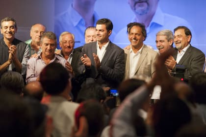 Urtubey en el centro, Scioli muy cerca y Randazzo, más a la izquierda