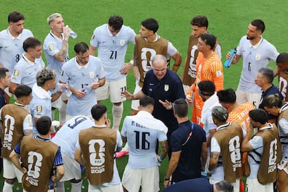 Uruguay debe vencer a Cabo Verde para no complicarse en su zona de la Copa del Mundo.
