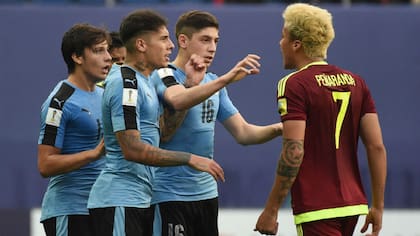 Uruguay tenía el triunfo y Venezuela se lo empató en el descuento