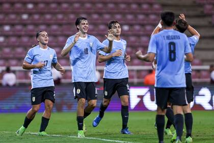 Uruguay tuvo una gran actuación en la primera ronda y avanzó como líder de la zona A