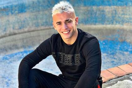 Urzi: "Soy caradura y mis ídolos en el fútbol son Neymar y Centurión"