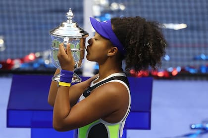 Osaka besa el trofeo: es bicampeona del US Open