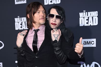 Norman Reedus y Marilyn Manson en la alfombra roja de la famosa serie zombi