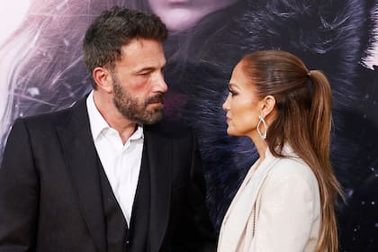 Ben Affleck y Jennifer Lopez fueron retratados esta semana en una incómoda situación en el estreno de la última película de la actriz, en Los Ángeles