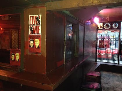 U.S Bank embargó el bar y el edificio, por lo que Edinburgh Castle Pub tuvo que cerrar sus puertas