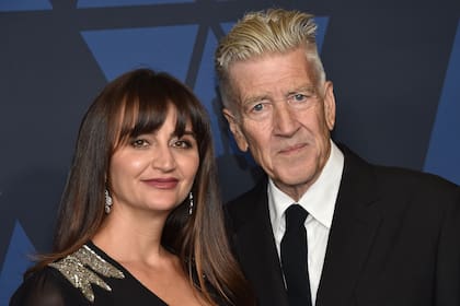 David Lynch, ganador del Oscar honorario junto a su esposa Emily Stofle