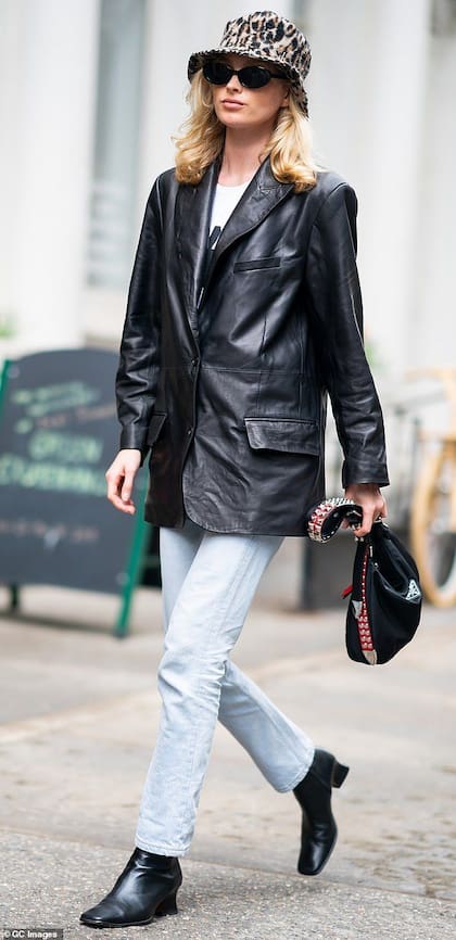 Usalo con jean y chaqueta de cuero o con un look de jogging más sporty.