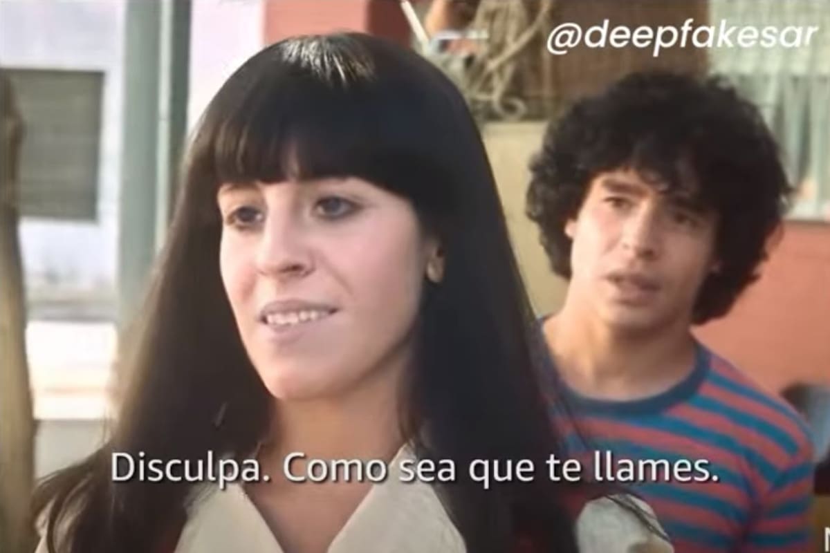 Usando una técnica llamada deepfake, reemplazaron los rostros de los actores por los de Claudia Villafañe y Diego Maradona; el software simula los gestos y el movimiento de ojos y boca