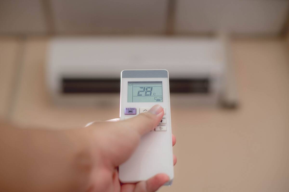 Usar el aire a 28 grados y utilizar ropa fresca, una medida gubernamental implementada por Japón para enfrentar la gran demanda energética en verano