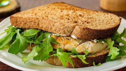 Usar el berro o la rúcula como base para ensaladas, en un sándwich o encima de un salteado garantiza que se aprovechen al máximo sus propiedades