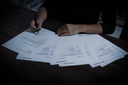 Uscis busca que los solicitantes de ajustes de estatus puedan identificar más fácil si tienen carga pública que impida su proceso