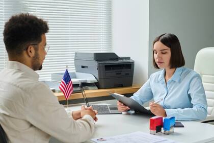 Uscis es la entidad encargada de regular los permisos migratorios