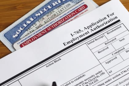 Uscis es quien autoriza o desestima la presencia de extranjeros en EE.UU.