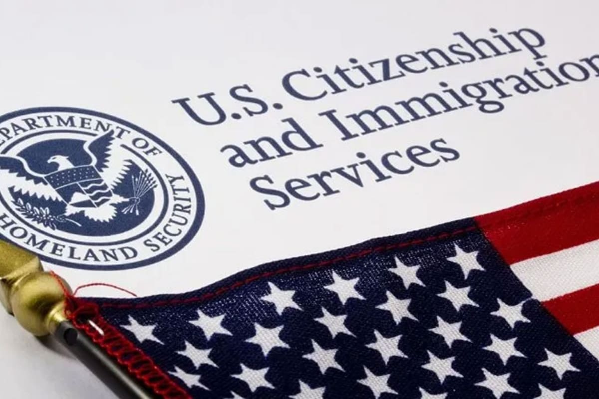 Uscis indica que varios documentos deben ser llevados consigo para los extranjeros