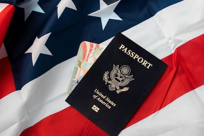 Uscis solo puede retirar fondos de entidades financieras estadounidenses y no acepta cuentas extranjeras