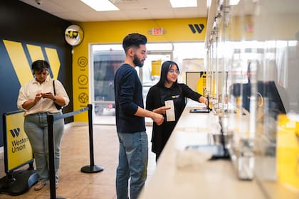 USDPT es el dólar digital de Western Union, un instrumento regulado y estable diseñado para pagos cotidianos sin volatilidad ni complejidad para el usuario.