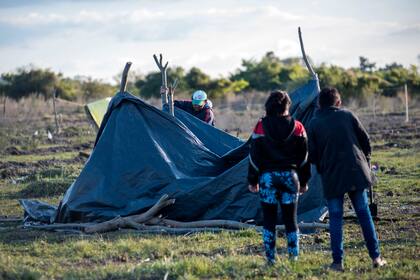 Usurpaciones de tierras dedicadas a la ganadería y agricultura en las afueras de Reconquista, norte de la provincia de Santa FÈ. Algunas fueron desalojadas y las volvieron a ocupar. Actualmente esperan una negociación para destrabar el conflicto .
Barrio Guadalupe Sur.