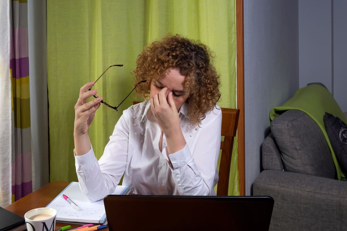 Utilizada para trabajar, estudiar y también para estar en contacto con familiares y amigos, las videollamadas requieren una atención extra y una exposición mayor que una conversación cara a cara