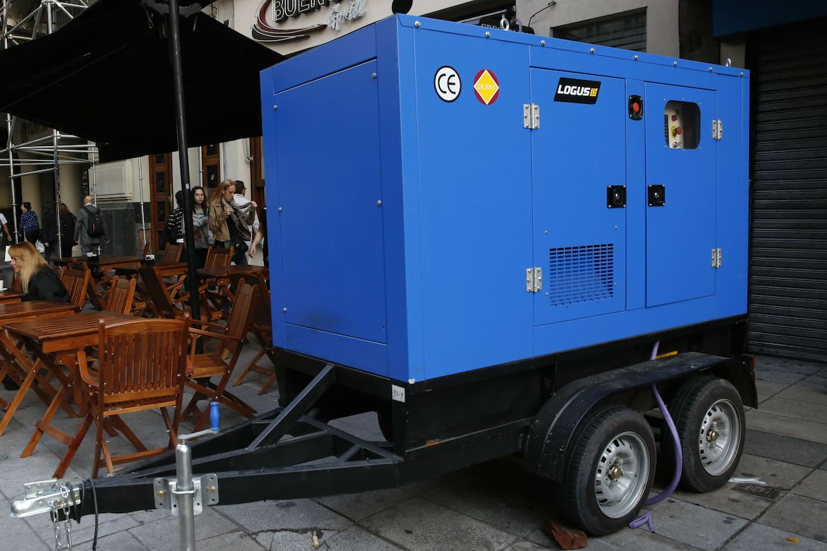 Utilizan grupos electrógenos en Avenida Santa Fe y Pueyrredón por el apagón