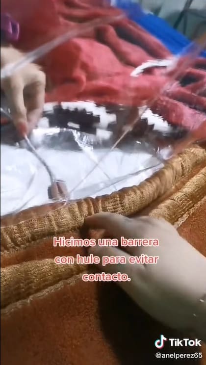 Utilizaron el ingenio para poder estar juntas durante el aislamiento por Covid