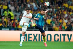 Uzbekistán da el golpe y se lo empata a Colombia, que manejaba los tiempos del partido