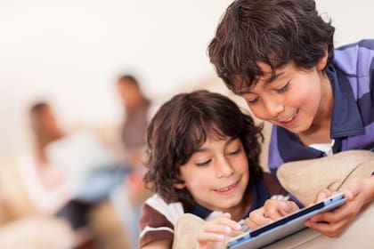 A las actividades y los talleres se accede mediante tablets, computadoras y celulares