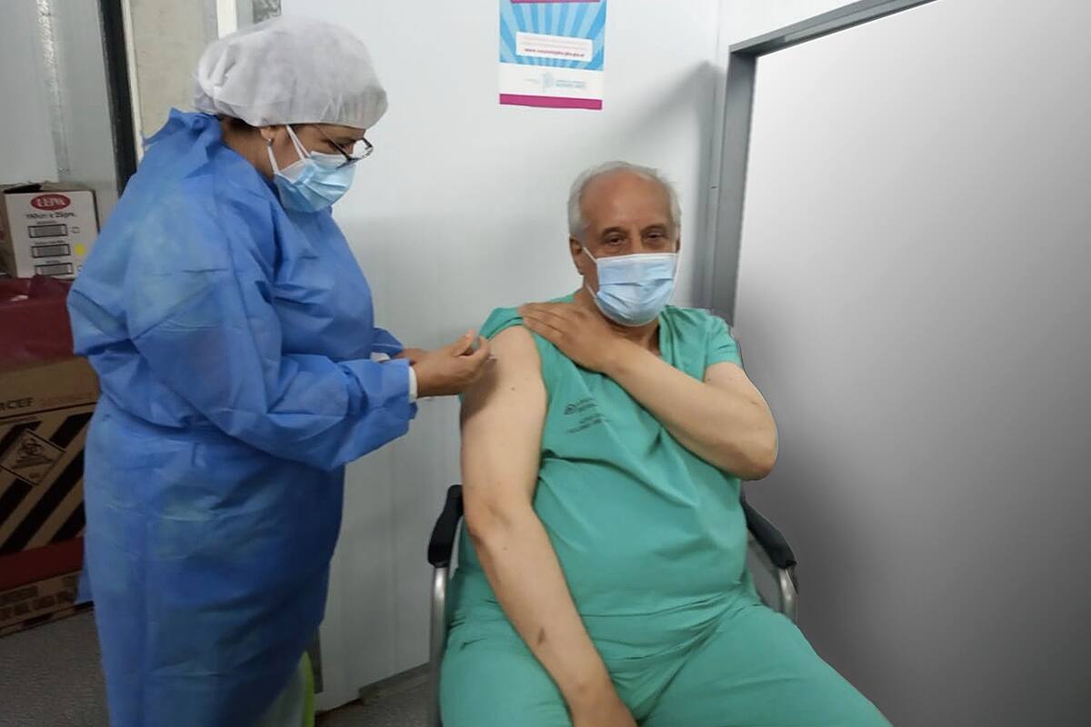 Vacunación de personal de salud en la provincia de Buenos Aires, en febrero de este año