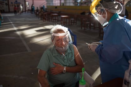 Vacunación en Iquitos, Perú