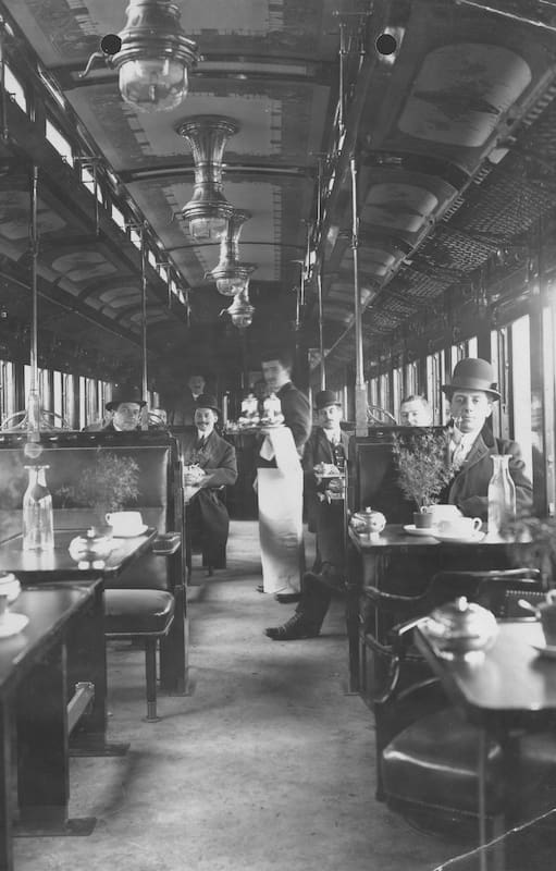 Vagón bar del Ferrocarril General de la Provincia de Buenos Aires, compañía francesa que pasó a ser parte del Belgrano.