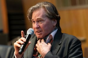 Val Kilmer tuvo una dolorosa pérdida de joven, luego enfrentó varias frustraciones en su carrera y un gran desafío en su vida