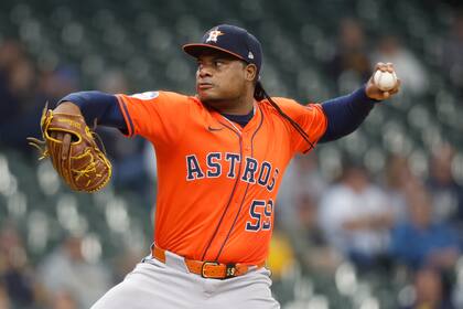 Valdez y Peña comandan a Astros en triunfo 9-1 ante Cerveceros para evitar barrida
