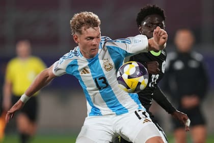 Valente Pierani, de Estudiantes de La Plata, es uno de los defensores en la lista de Diego Placente