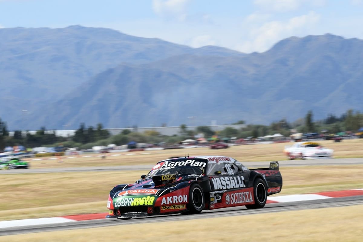 Valentín Aguirre, actual campeón del TC pista, se destacó en San Luis