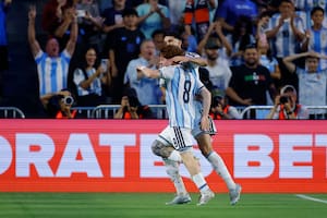 El golazo de Barco para Argentina después de que Islandia fallara uno increíble