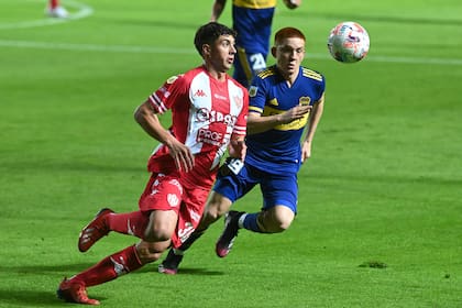 Valentín Barco, lateral izquierdo de 17 años, ante Unión