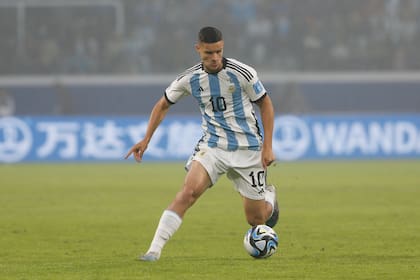 Valentín Carboni fue la figura de la selección argentina en su debut en el Mundial Sub 20, donde convirtió el gol del triunfo contra Uzbekistán