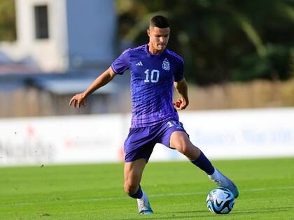 Valentín Carboni lleva la camiseta N° 10 de la selección argentina en el Mundial Sub 20