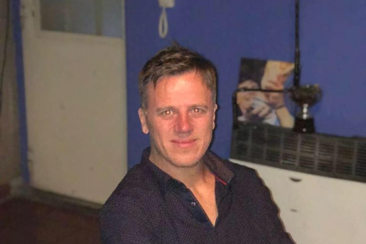 Valentín de María tiene 48 años