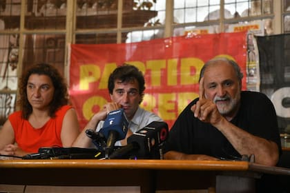 Valentina Biasi, Gabriel Solano y Eduardo Belliboni, en la conferencia de prensa que brindaron este jueves por la tarde