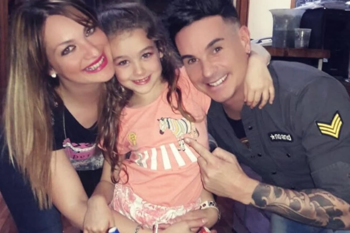 Valentina Caire junto a sus padres (Foto: Instagram/@valentinacaireok)