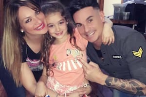 Valentina Caire junto a sus padres (Foto: Instagram/@valentinacaireok)