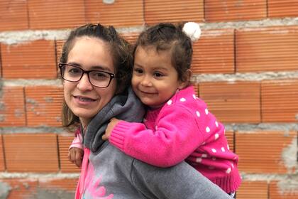 Valentina tiene dos años y medio y es un torbellino de energía