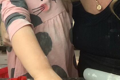 Valentina y Betsabé; cuando nació la nena ella vendió su empresa de logística.