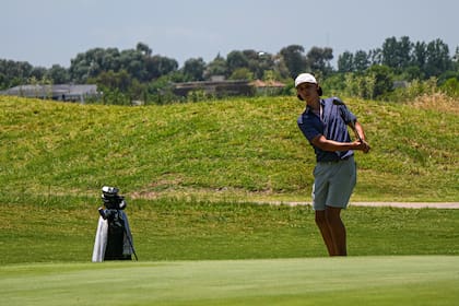 Valentino Constenla, uno de los líderes en caballeros.
