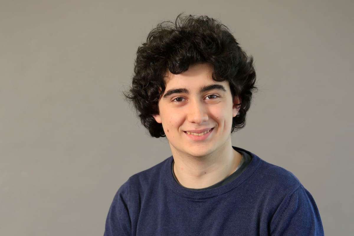 Valentino Grizutti (18), al igual que otros ... jóvenes de escuelas públicas y privadas de la Ciudad y el conurbano, es uno de los jóvenes convocados por LA NACION para conocer sus reclamos y propuestas para mejorar la educación secundaria.