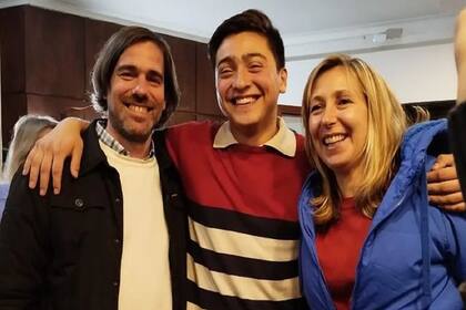Valentino Tupac junto a Nicolás del Caño y Myriam Bregman