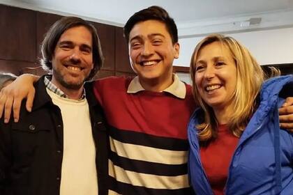 Valentino Tupac junto a Nicolás del Caño y Myriam Bregman