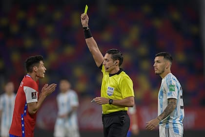 Valenzuela dirigió a la Argentina ante Chile, por las Eliminatorias para el Mundial de Qatar