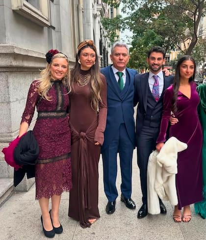 Valeria Abadi y José María Gil junto a sus hijas, Victoria y Lucía, y Alejandro, el hijo que él tuvo en su primer matrimonio